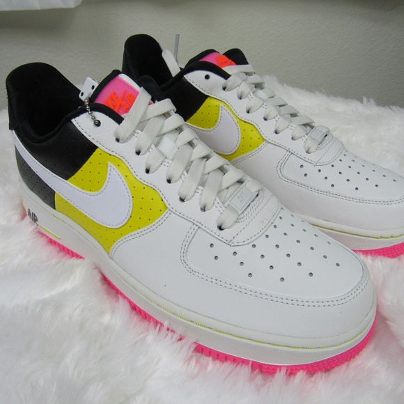 Sneakers - Picture 2 of 6